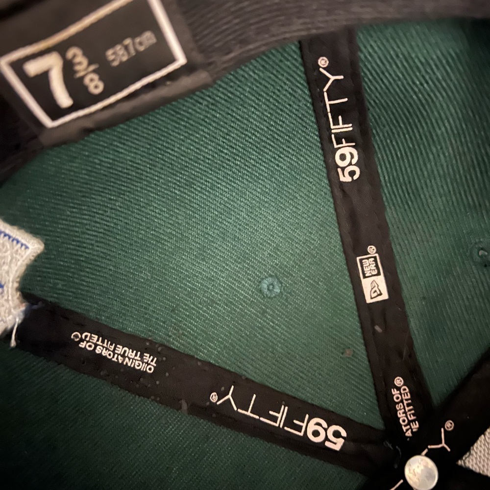 Eagles official hat - Picture 2 of 4